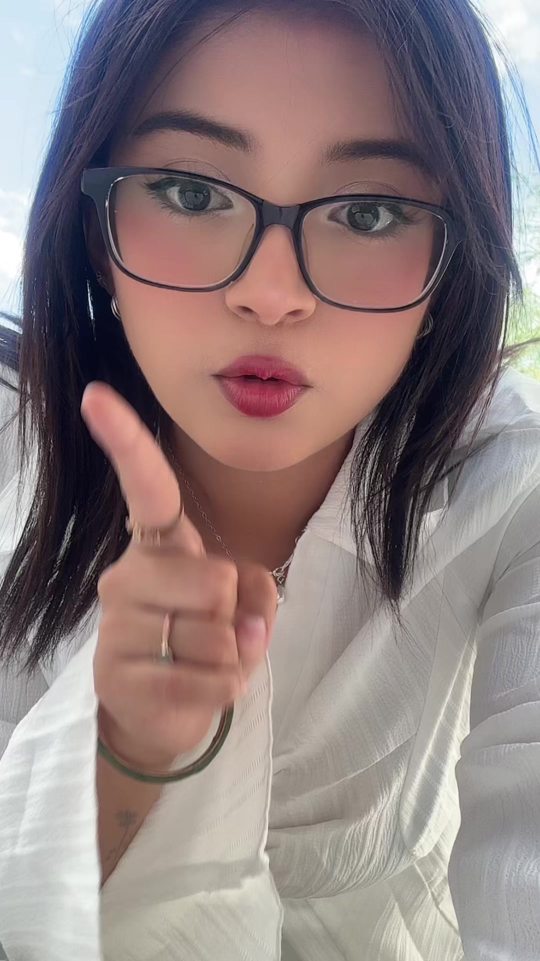 @Aniss⋆: ⋆★˚。 ⋆
