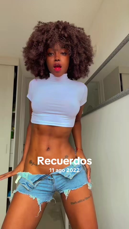 @Ebonypreciousss