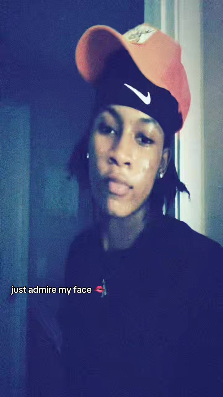 @s0mesexygaygirl