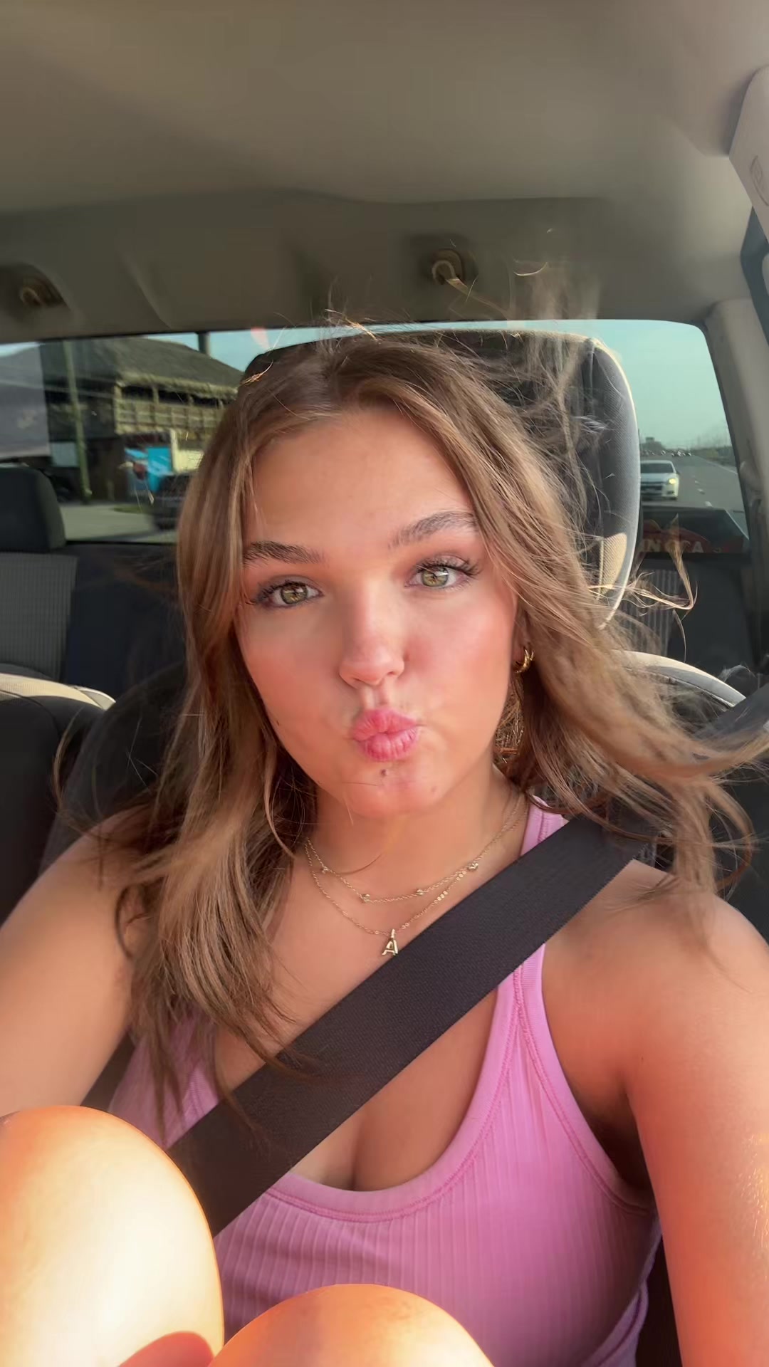 @HOLLYN!