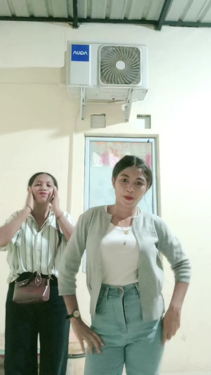 @🦋
