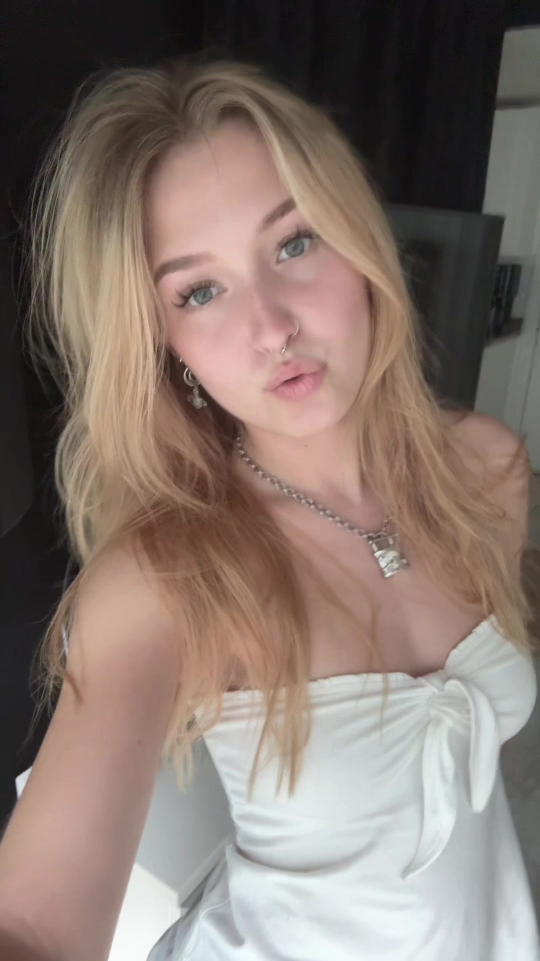 @lo