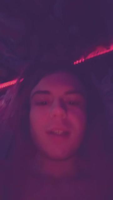 @lilh0m0fr