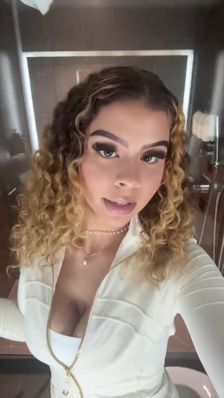 @aleana naomi