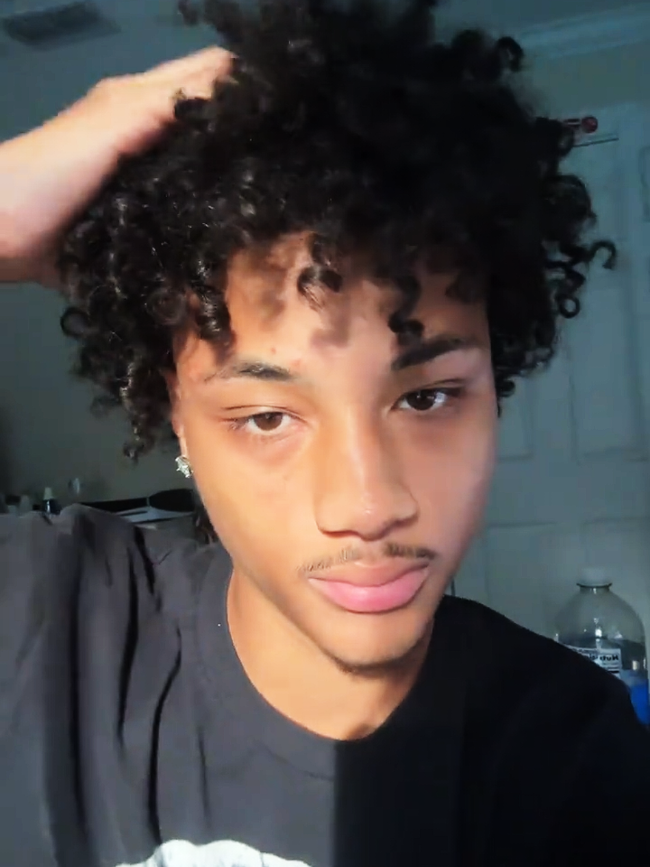 @Team Lightskin 💛💛💛