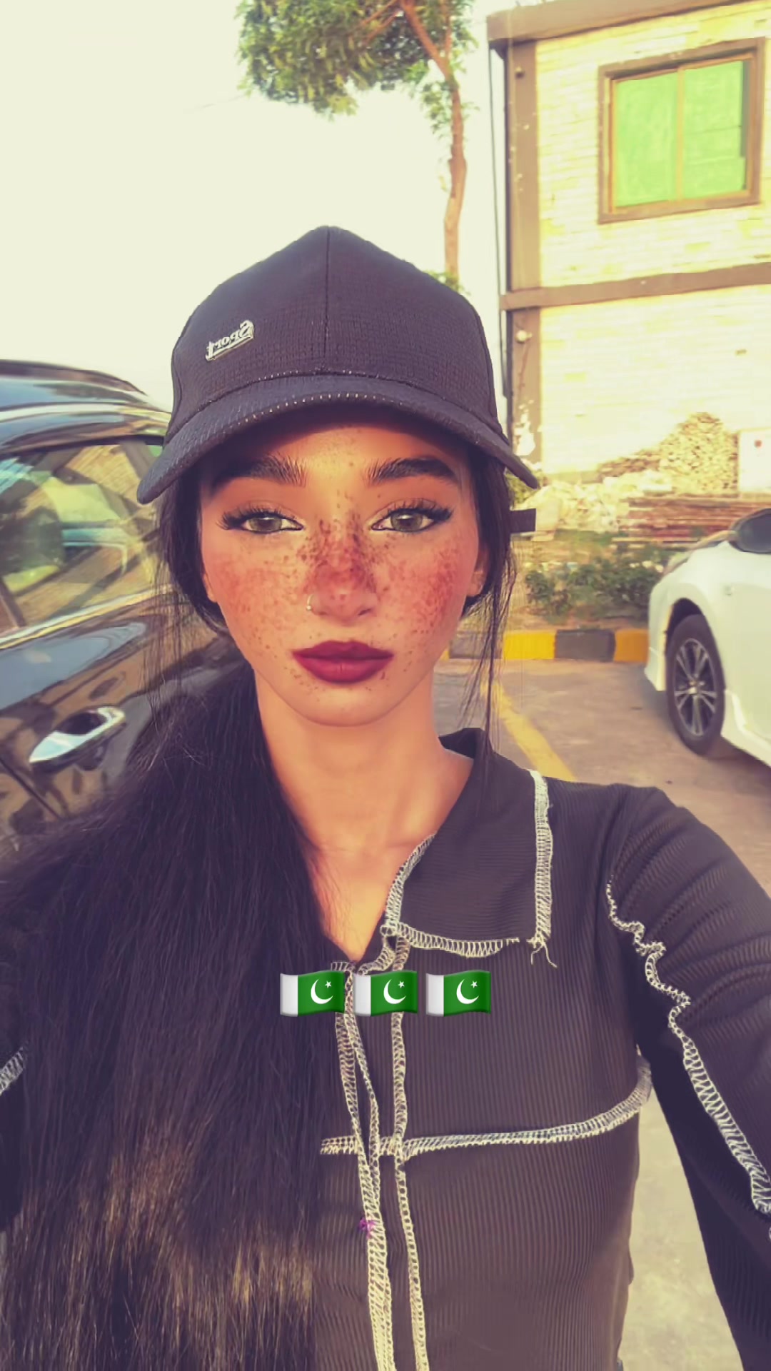 @ayeshaazhar_official