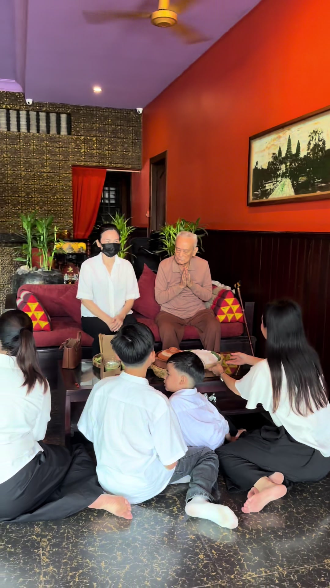 @Houn Sreylin - ហូន ស្រីលីន