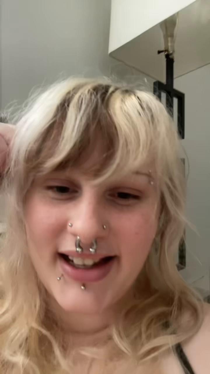 @(stella) not underboob