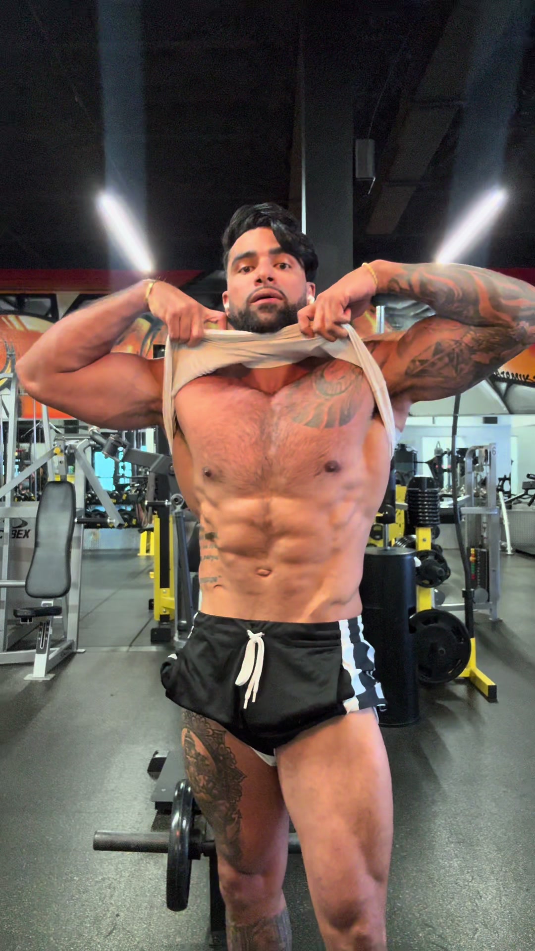 @JohnnyDiezFit