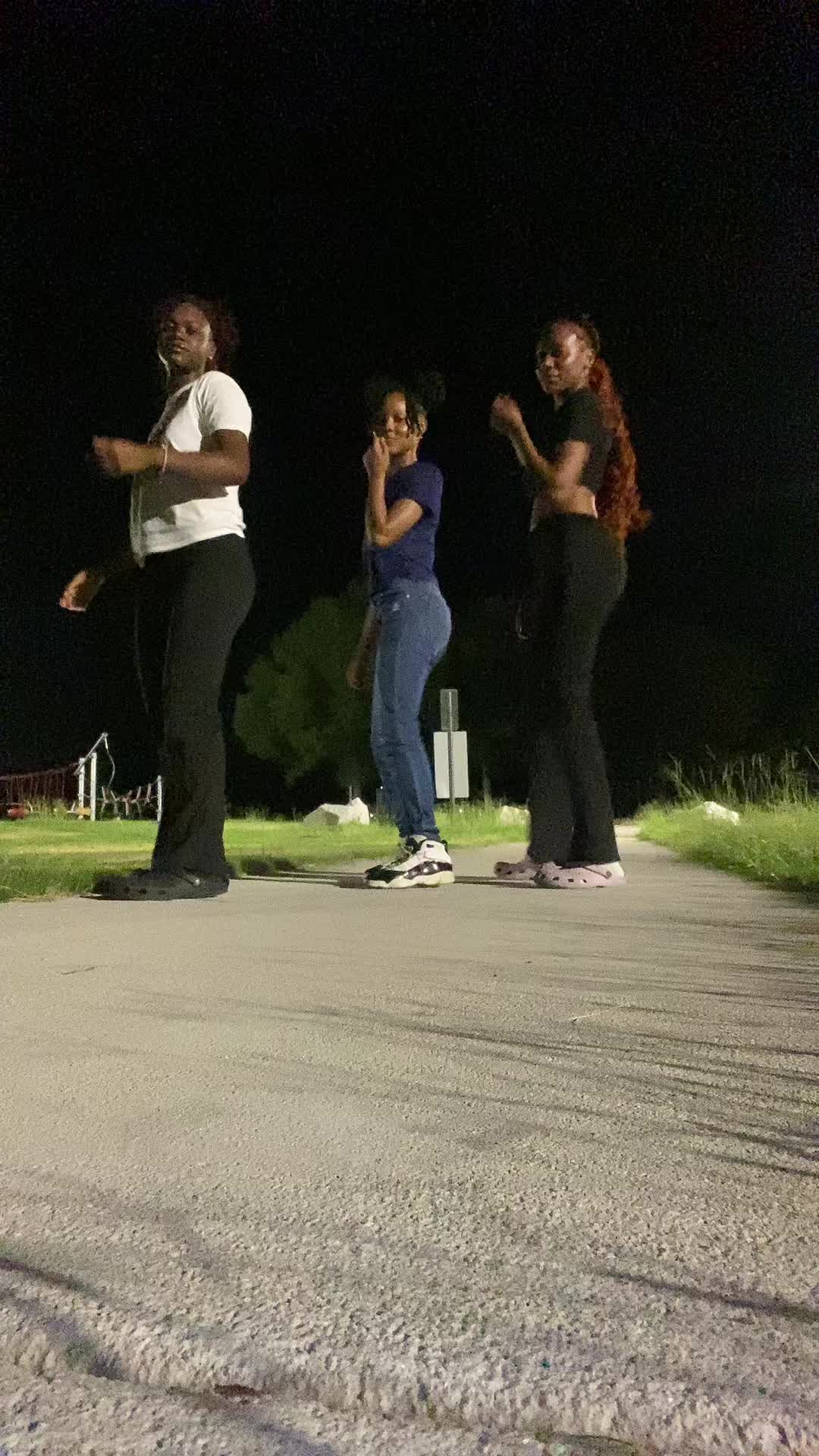 @🎭