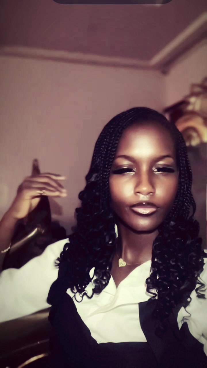 @slim black girl🌹