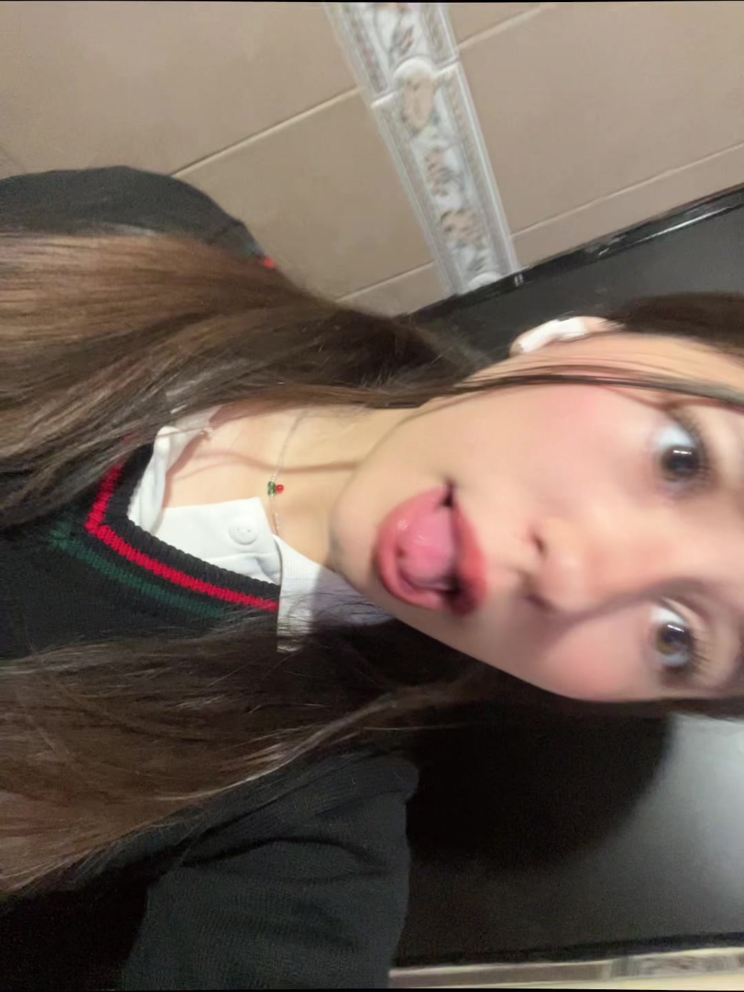 @vanecuab_