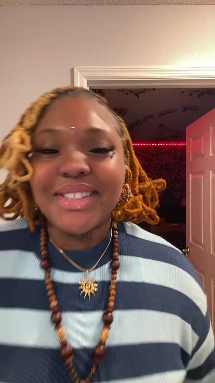 @azariaa 👩🏽&zwj;🦰