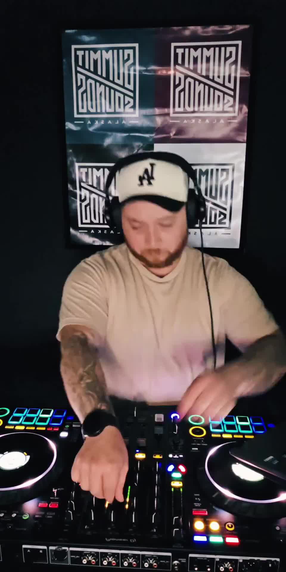 @Summit sounds Alaska