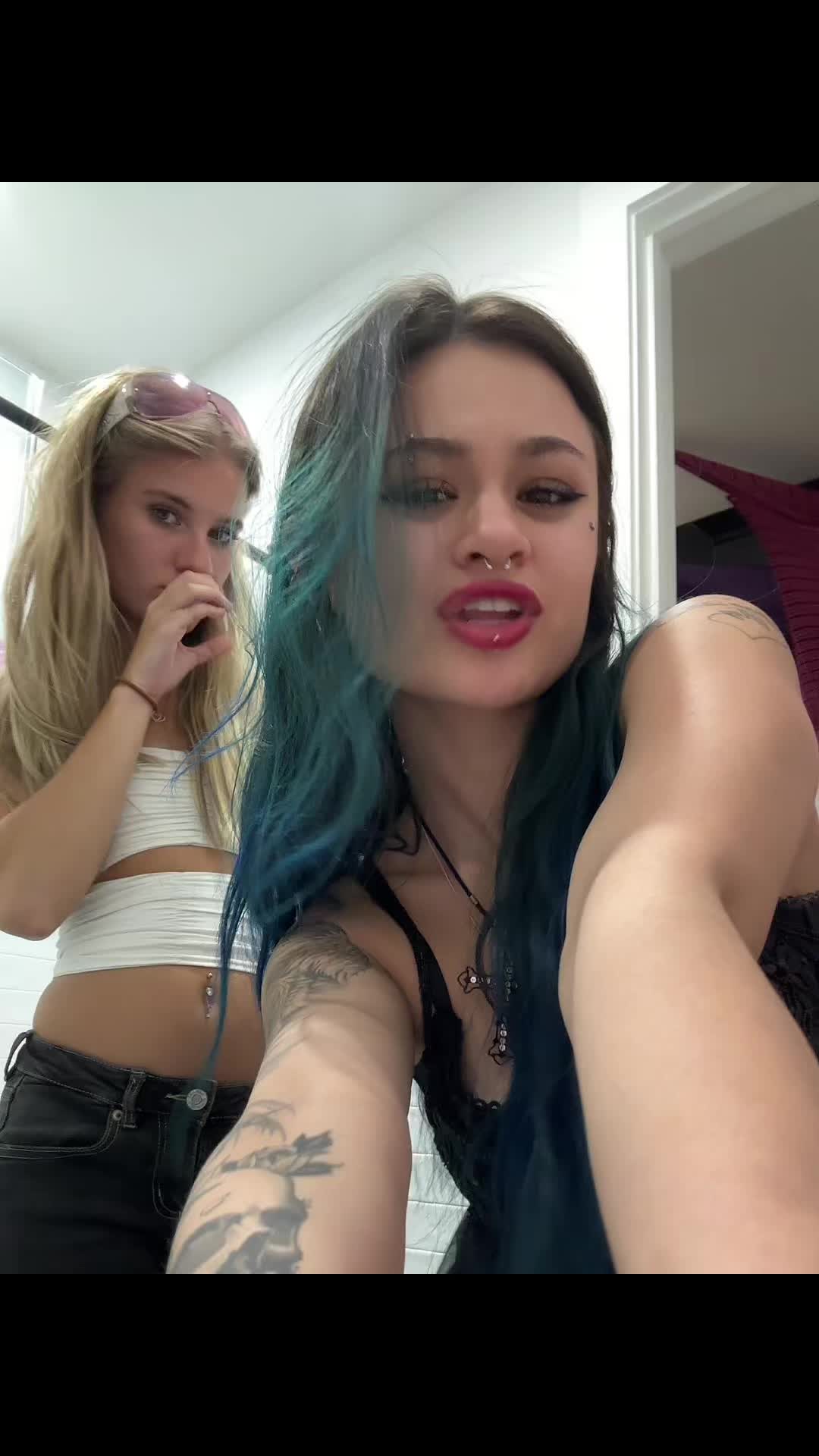 @GG