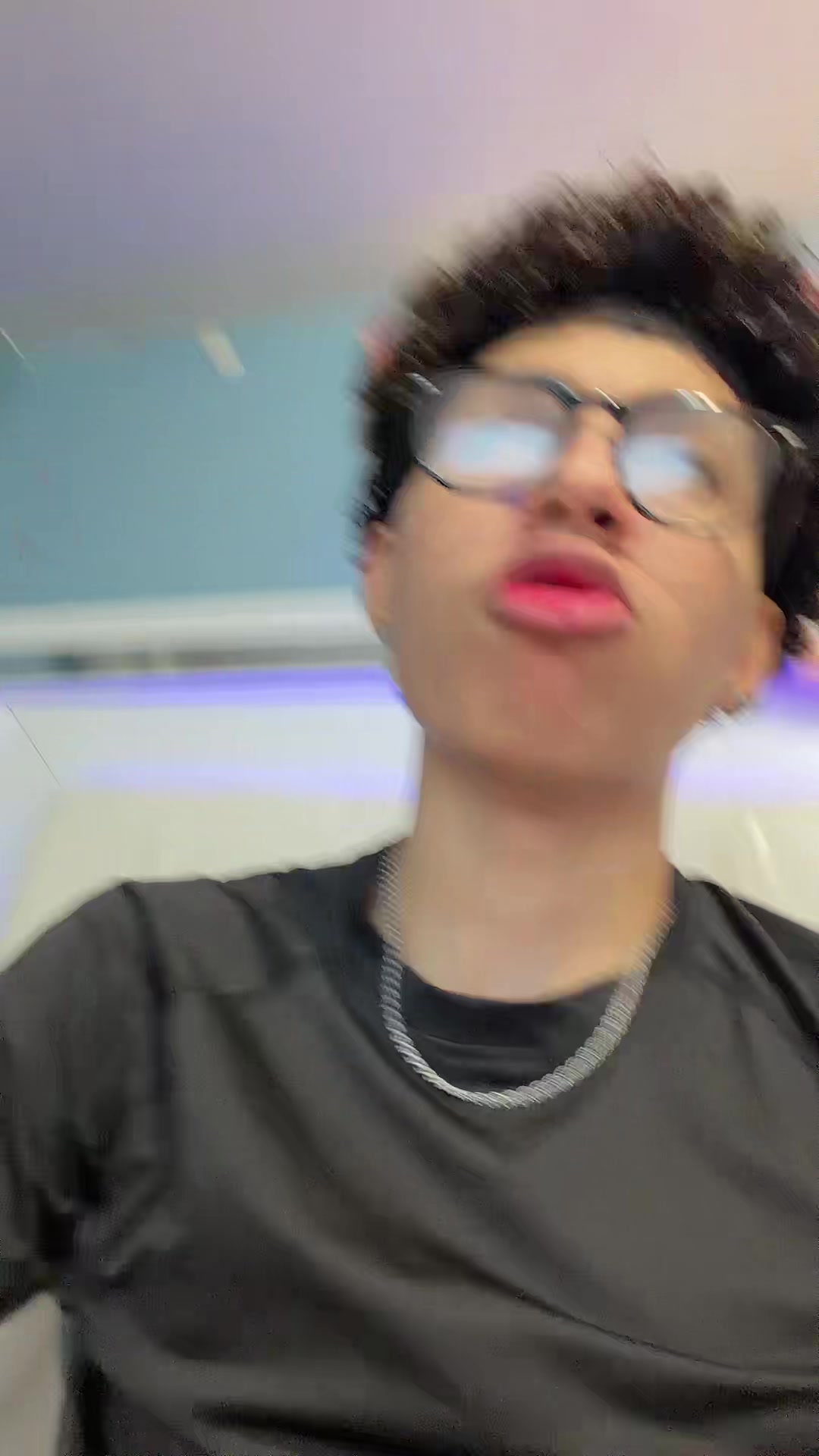 @Alex👤