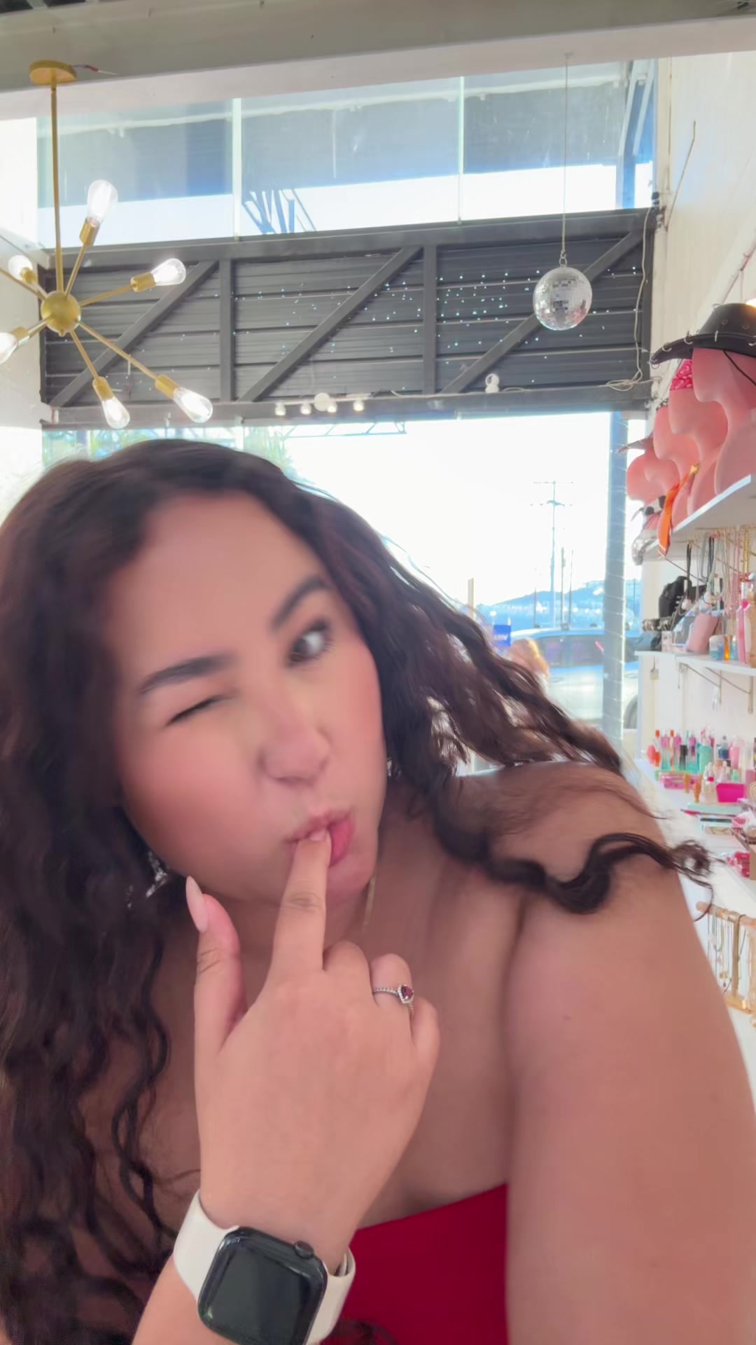@AlexandraDeLuna_