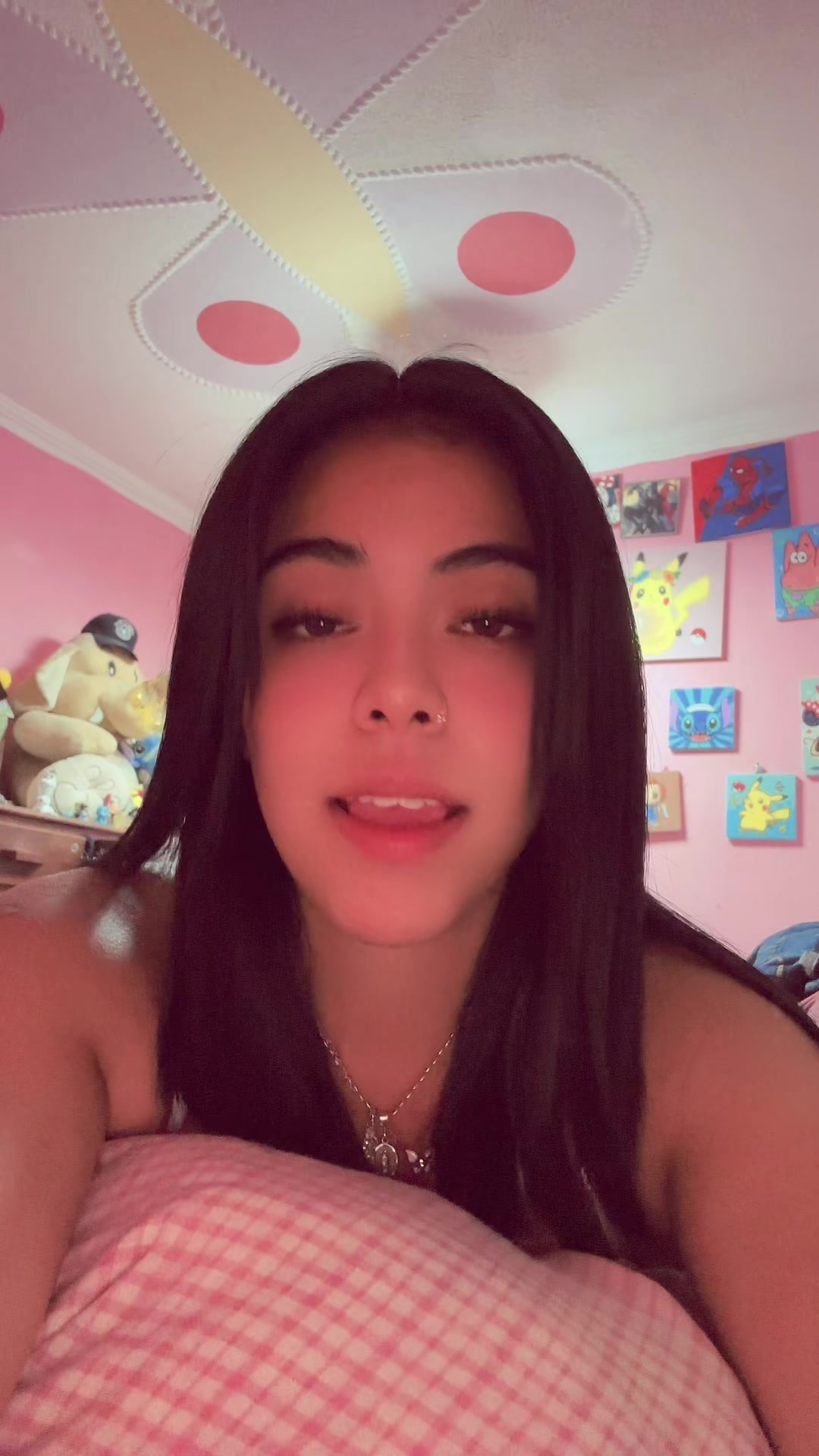 @👧🏽🫧✨