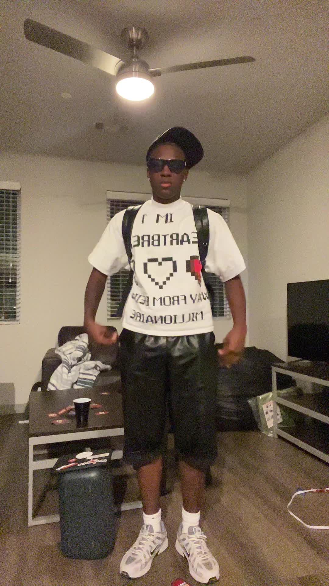 @useruno