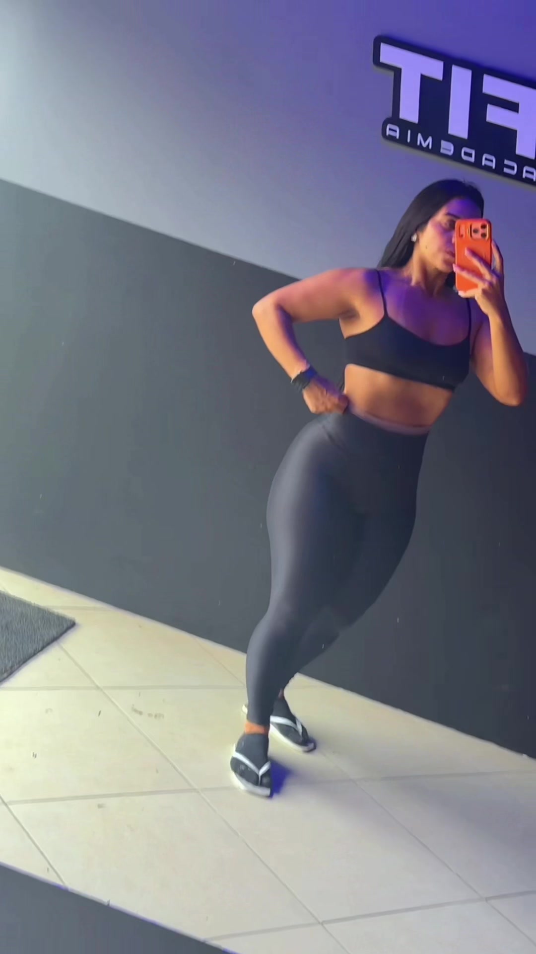 @Janaína