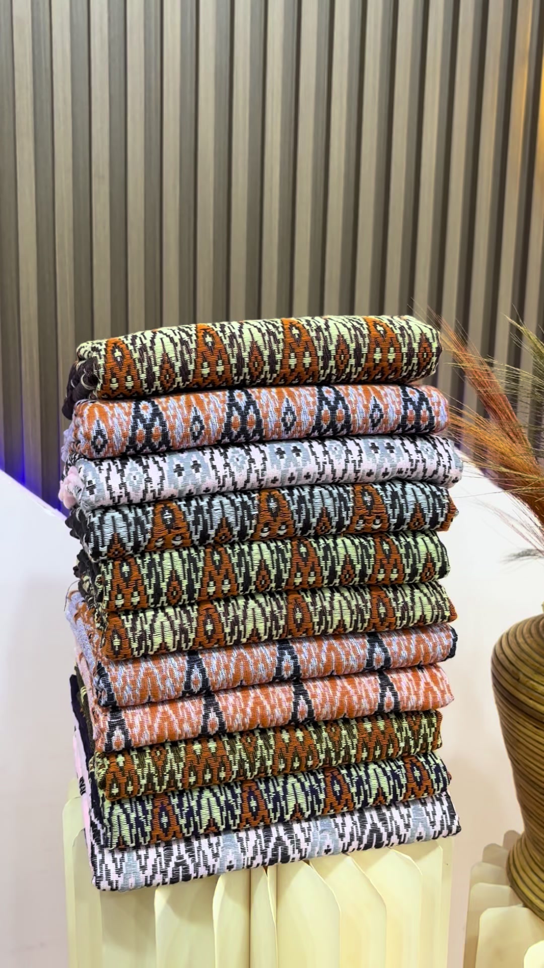 @Snow Thiri Silk & Fabric