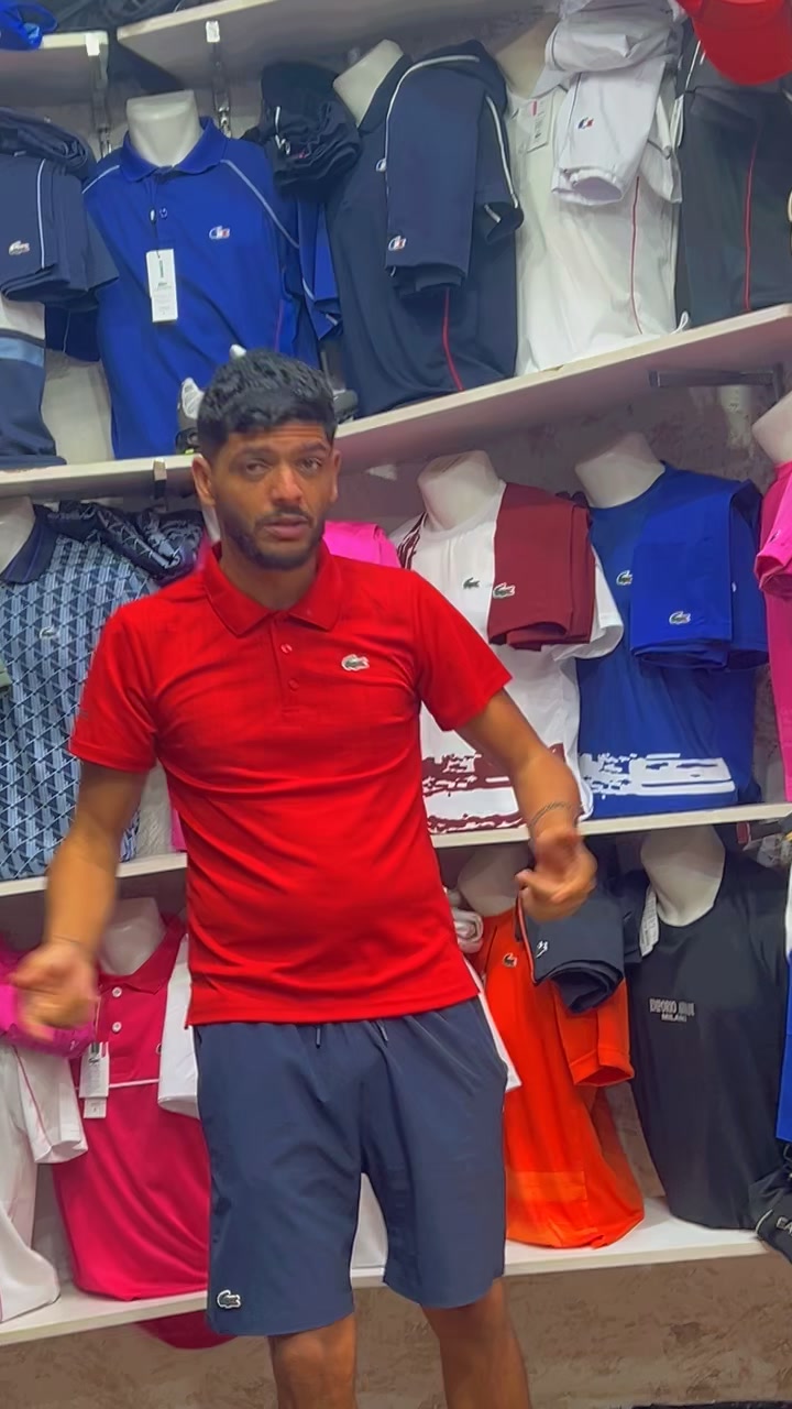 @Parisien💙❤️👕👖👟🕶👔🧢