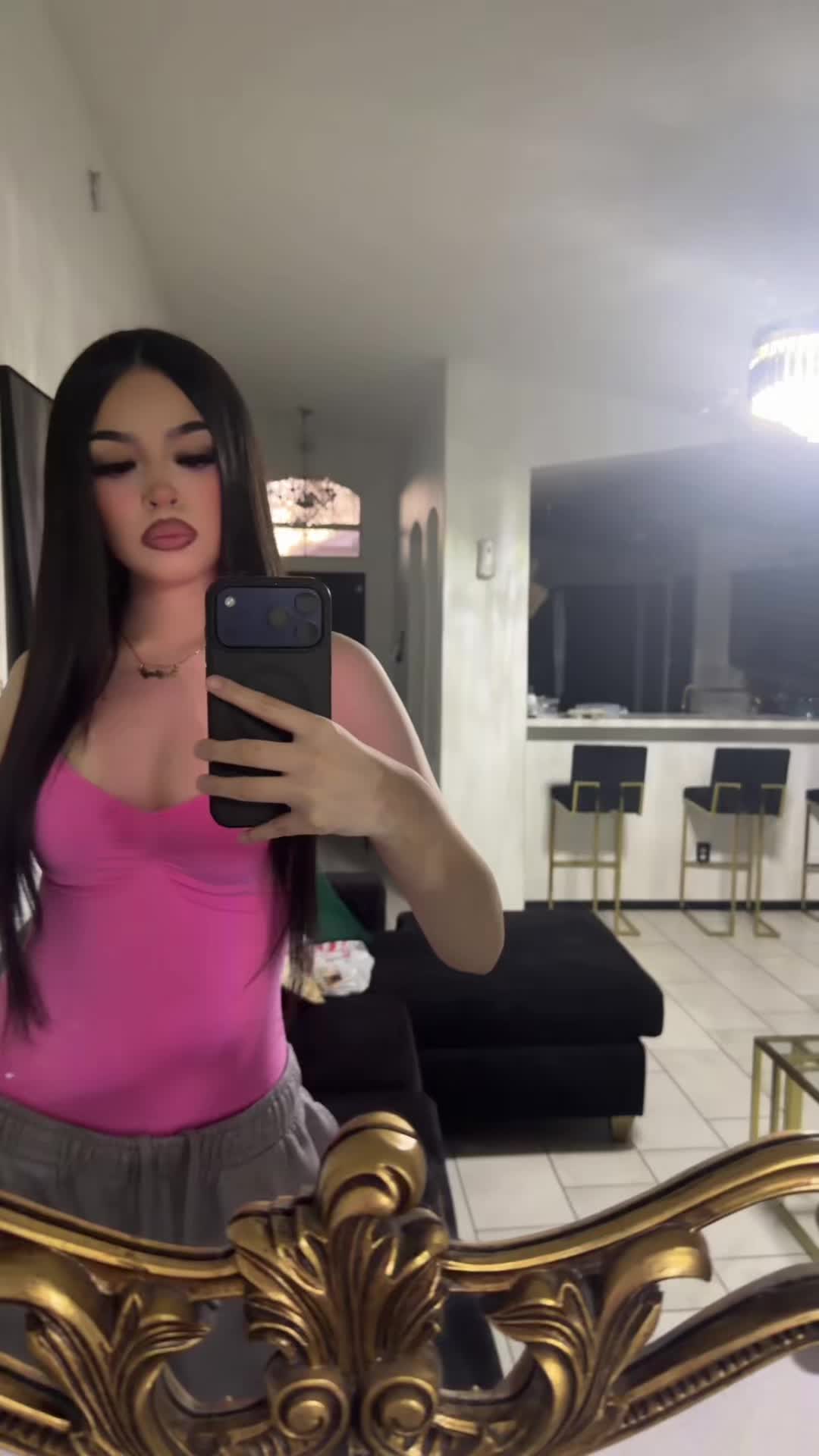 @Sujhey Jazmine
