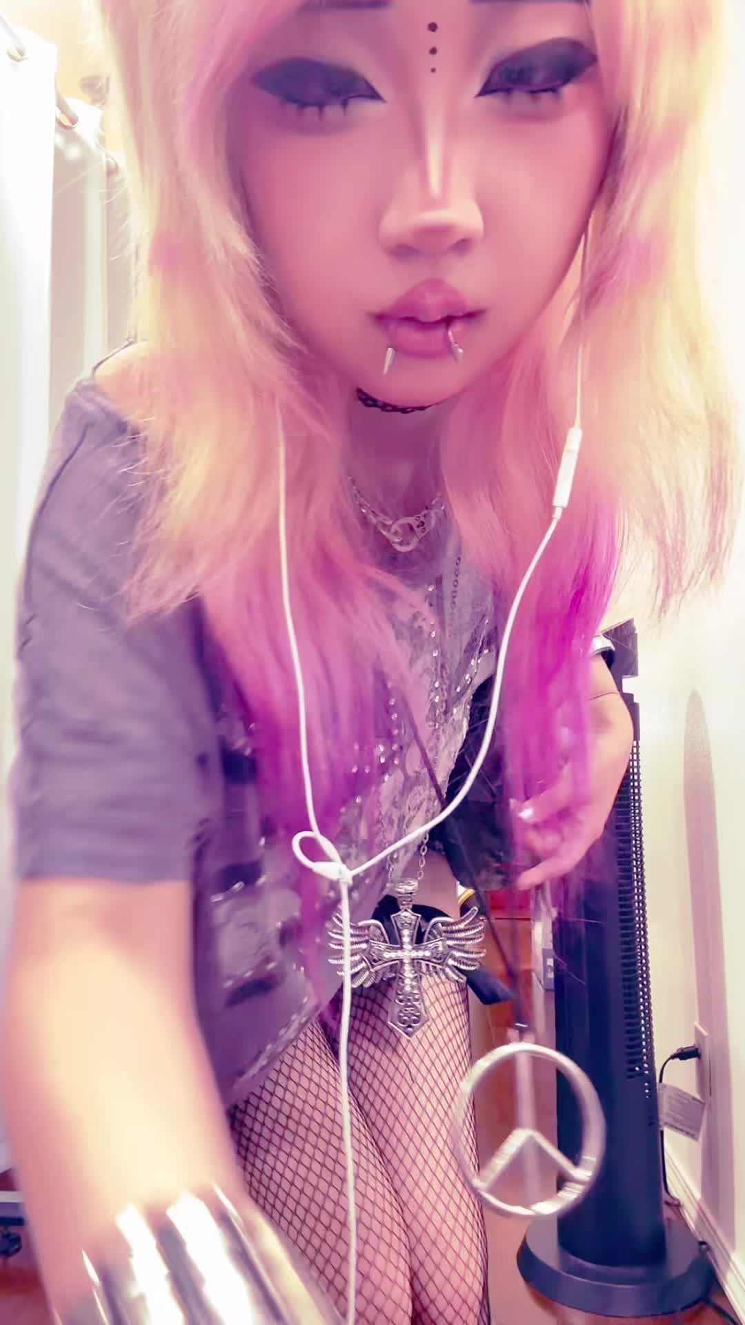 @🧁🦄