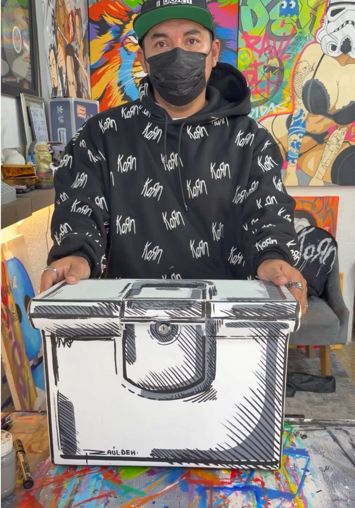 @raul urbina artist