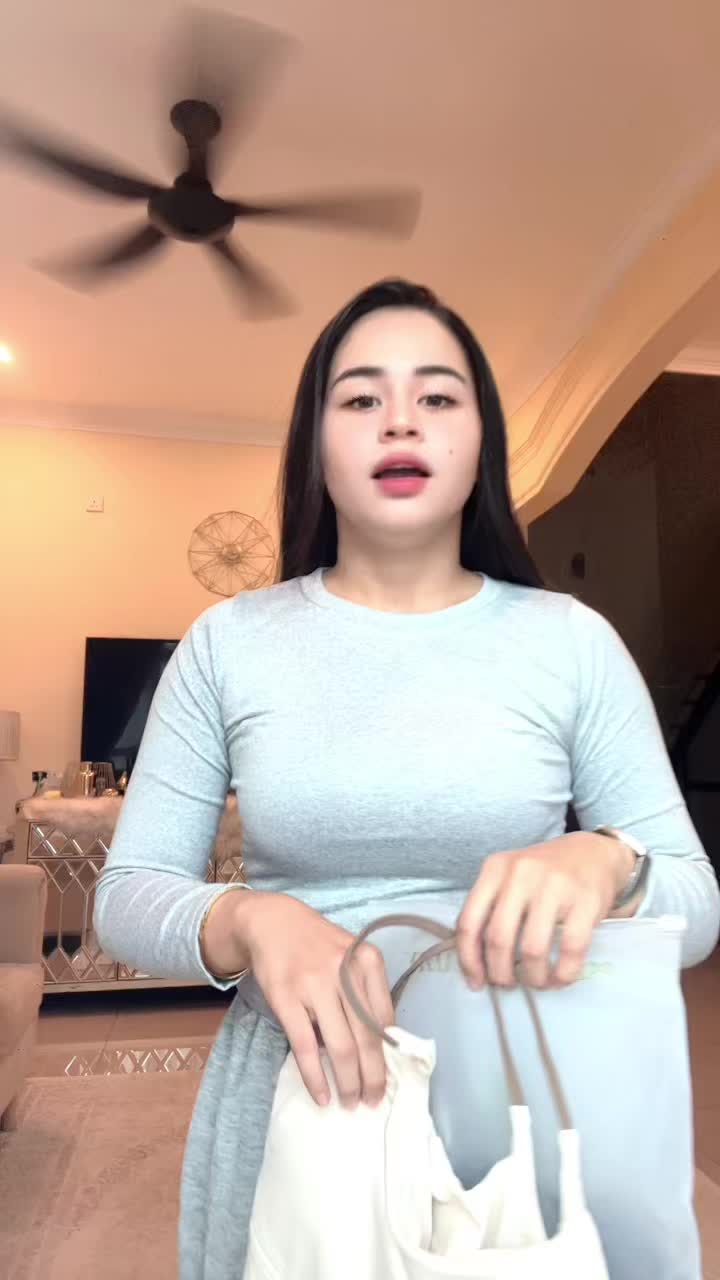@HazLina.Co