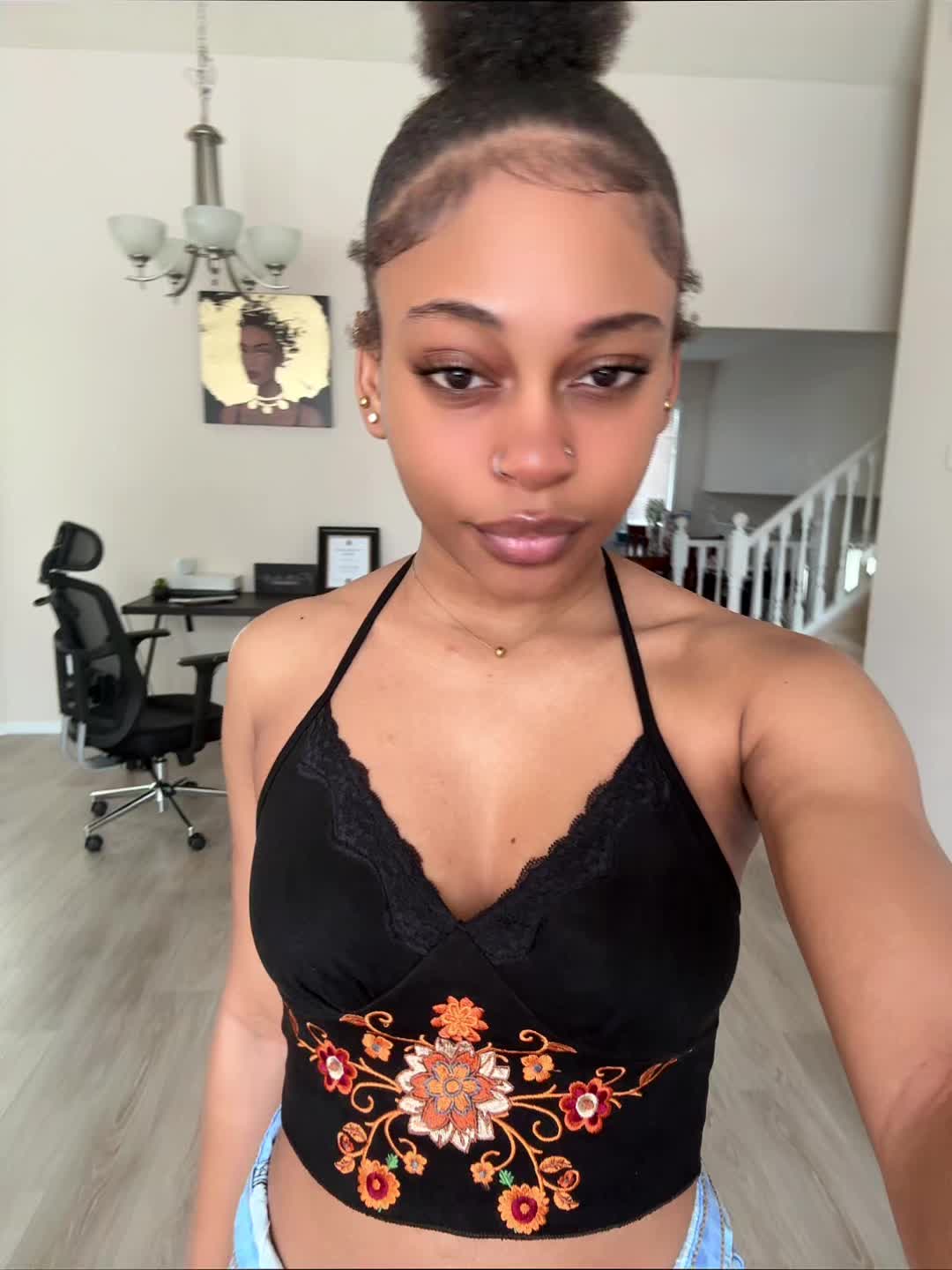 @Emily🖤🍂