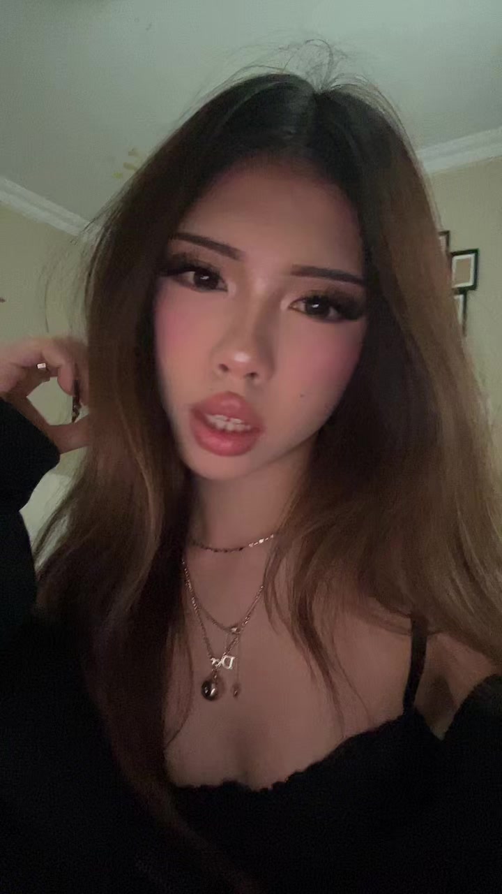 @CHLOE C