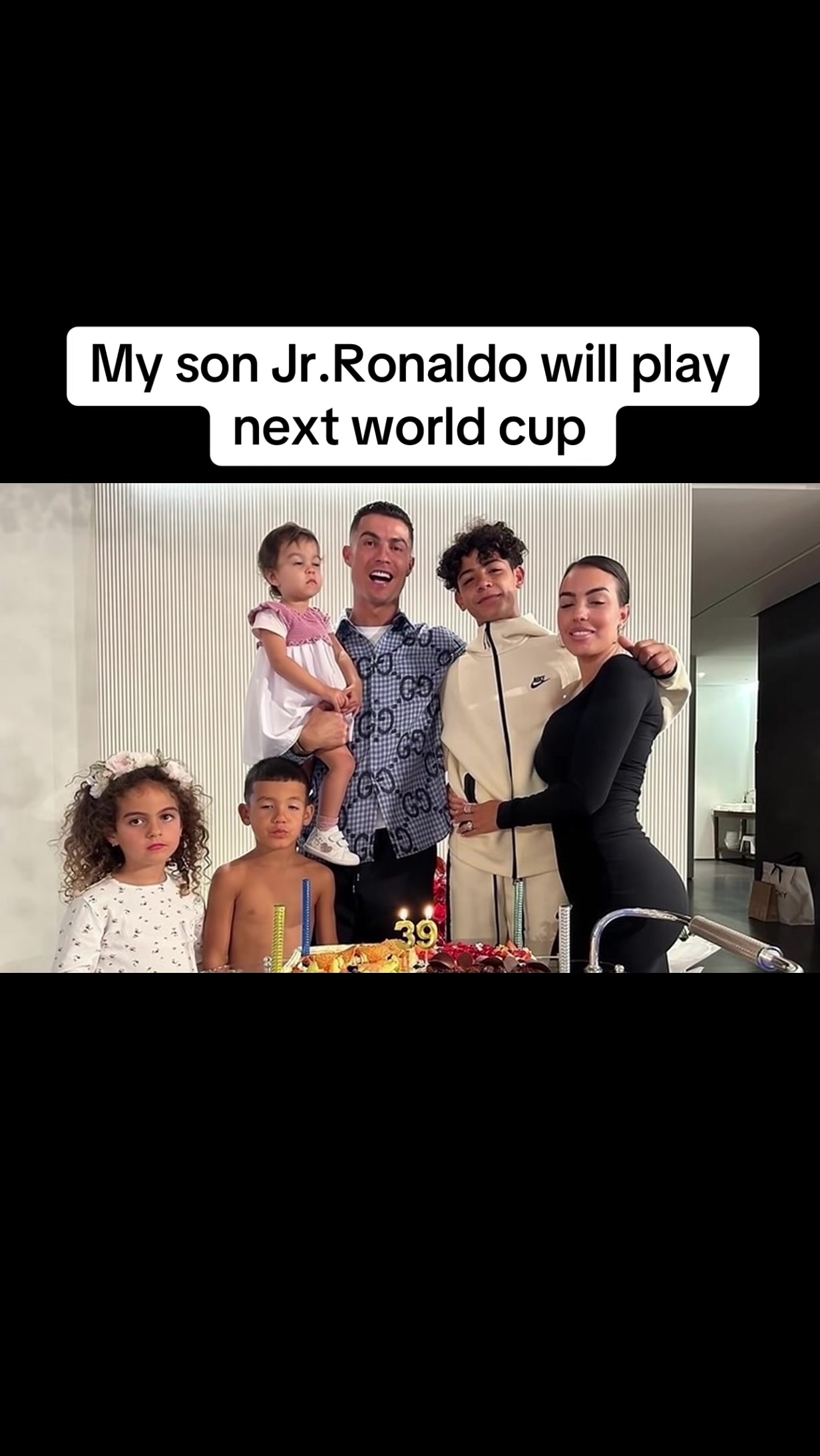@Cr7 world