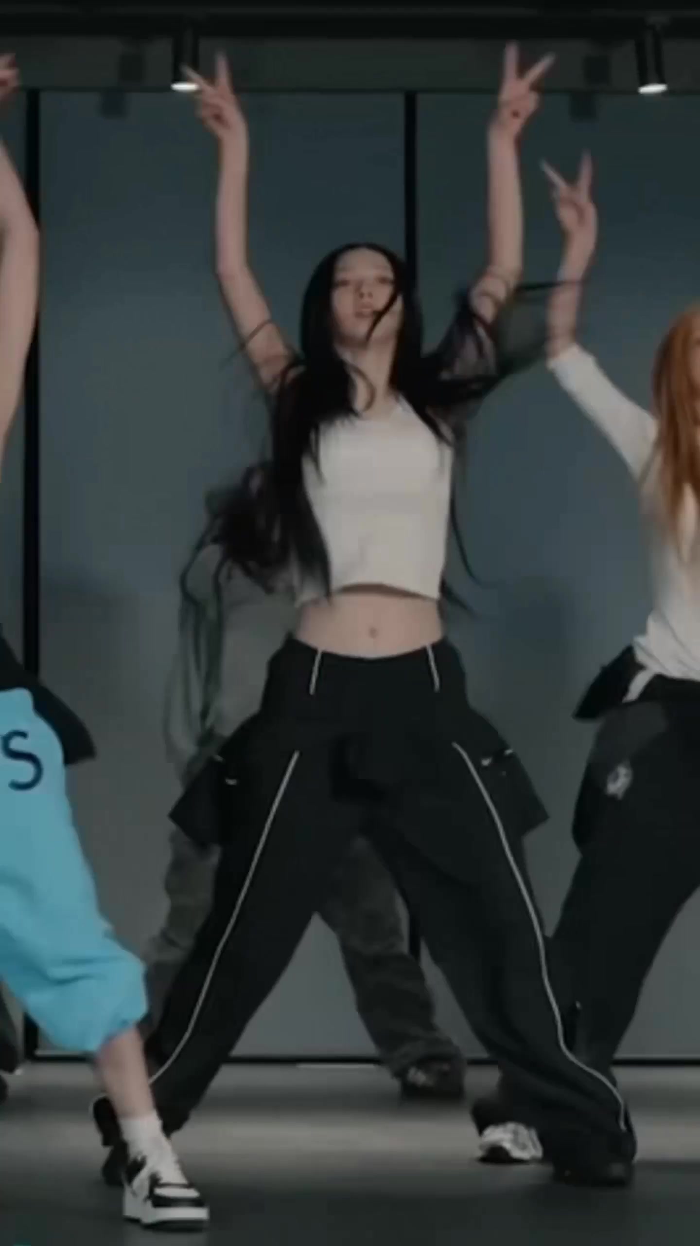 @🖤