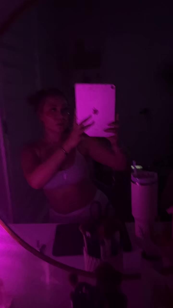 @🪩