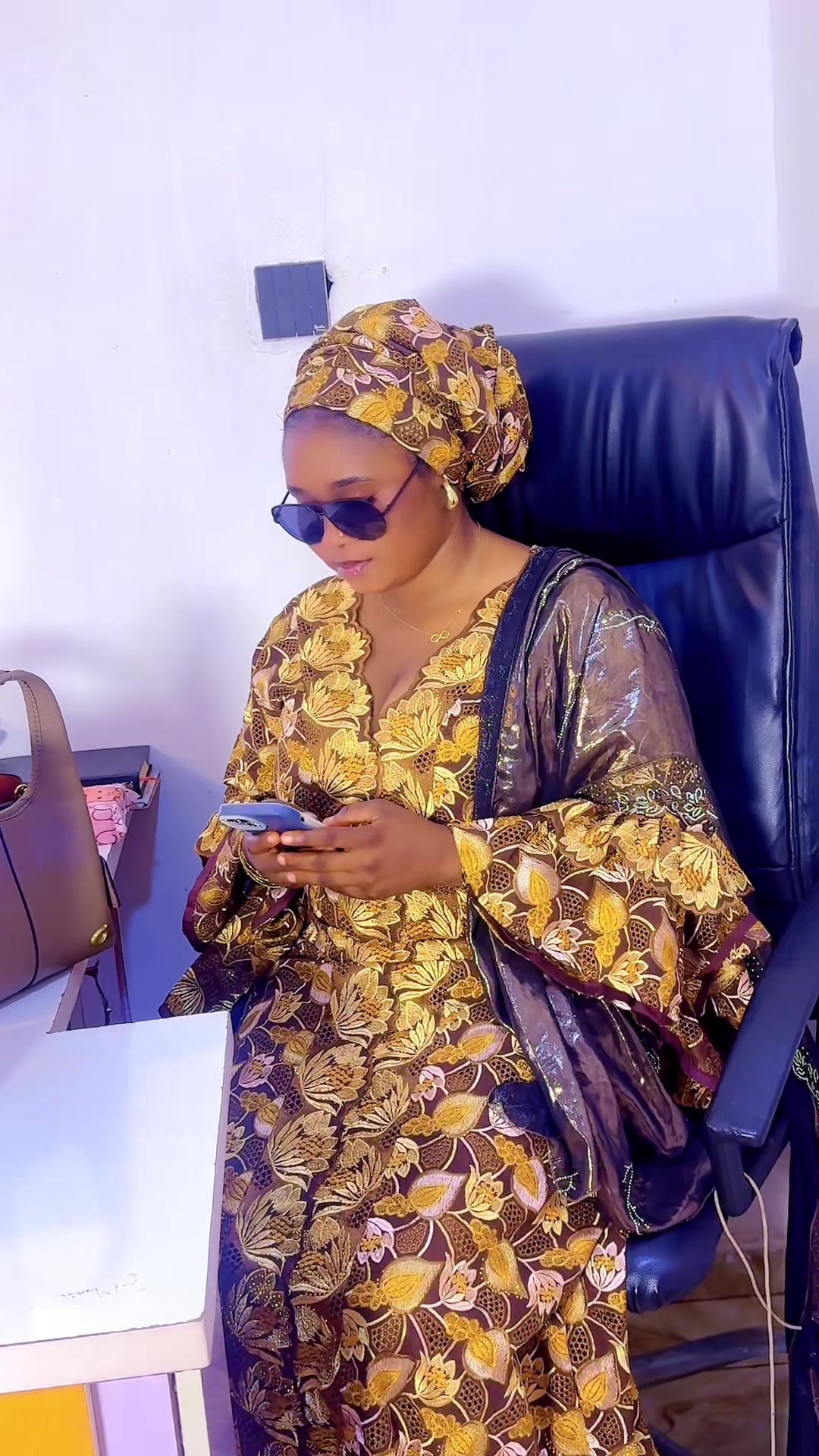 @Demmy’s unique abaya in SAKI😍