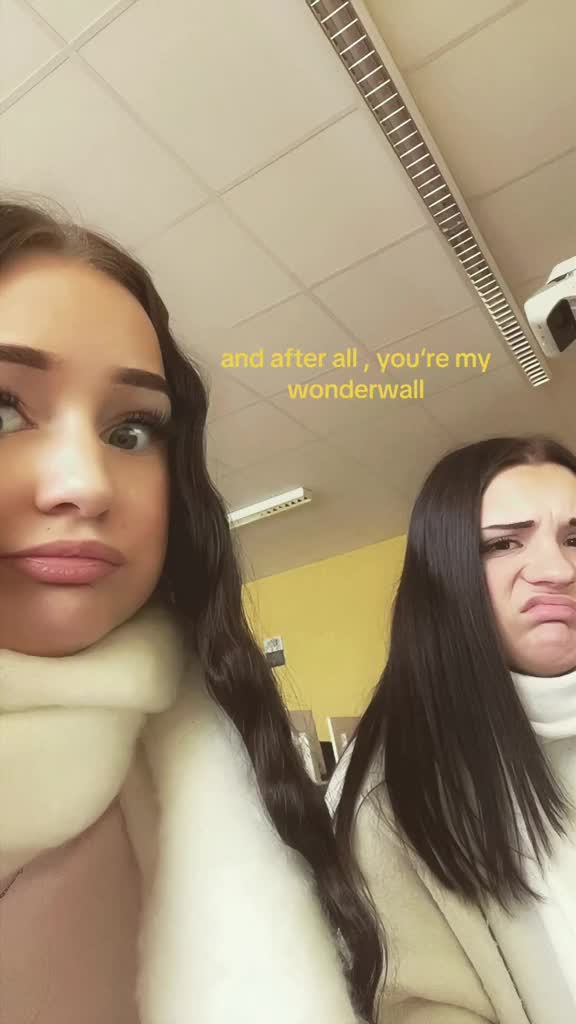 @𝐜𝐞𝐥𝐢𝐧𝐞