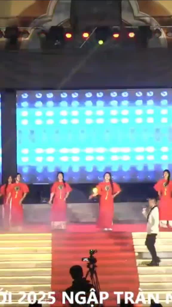 @MC_N&oacute;i Lắp_Long Huấn
