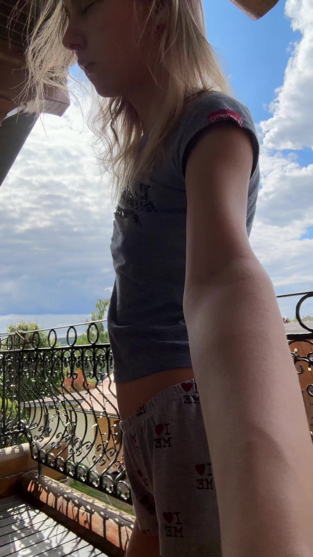 @kizzon