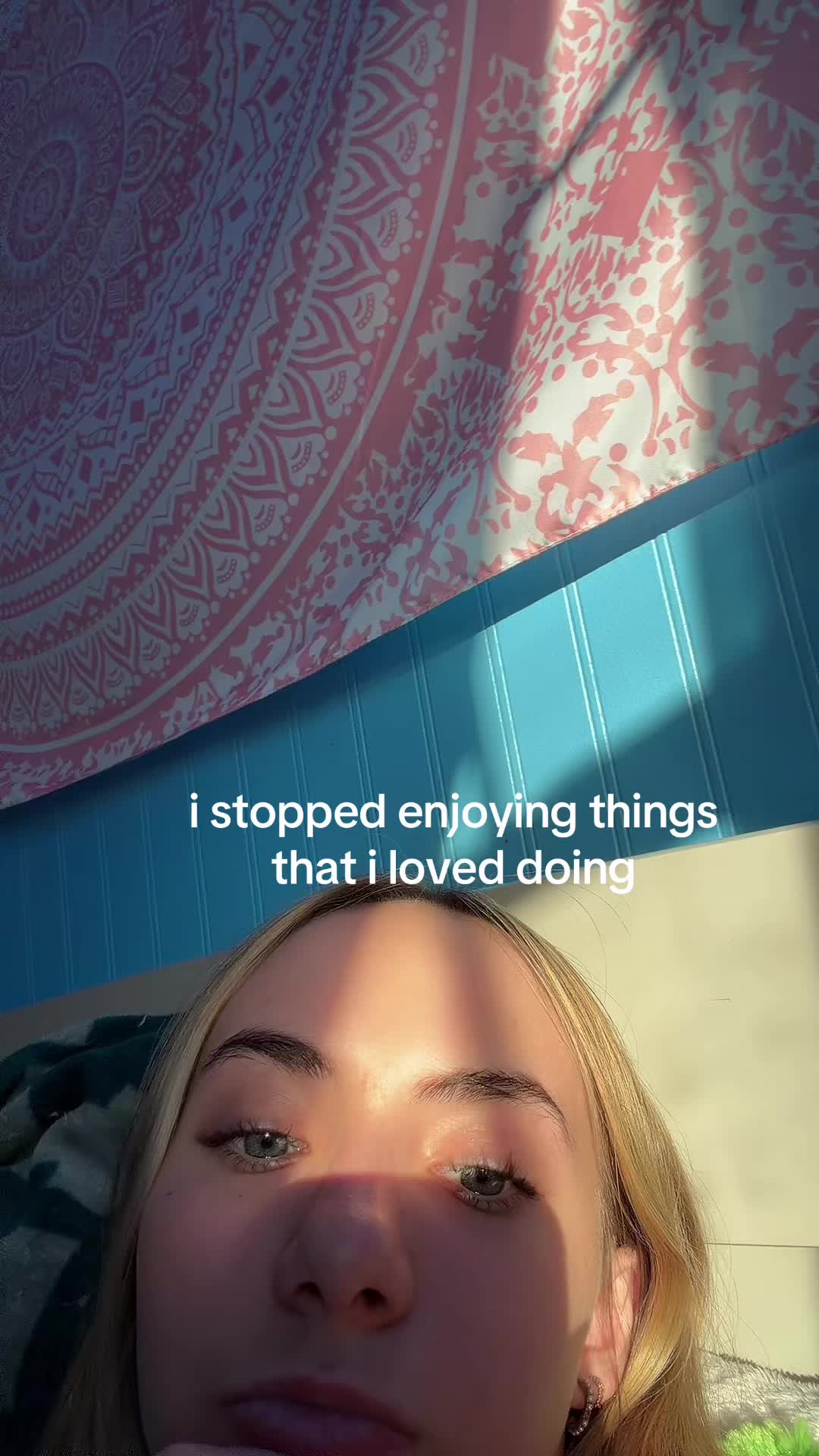 @???