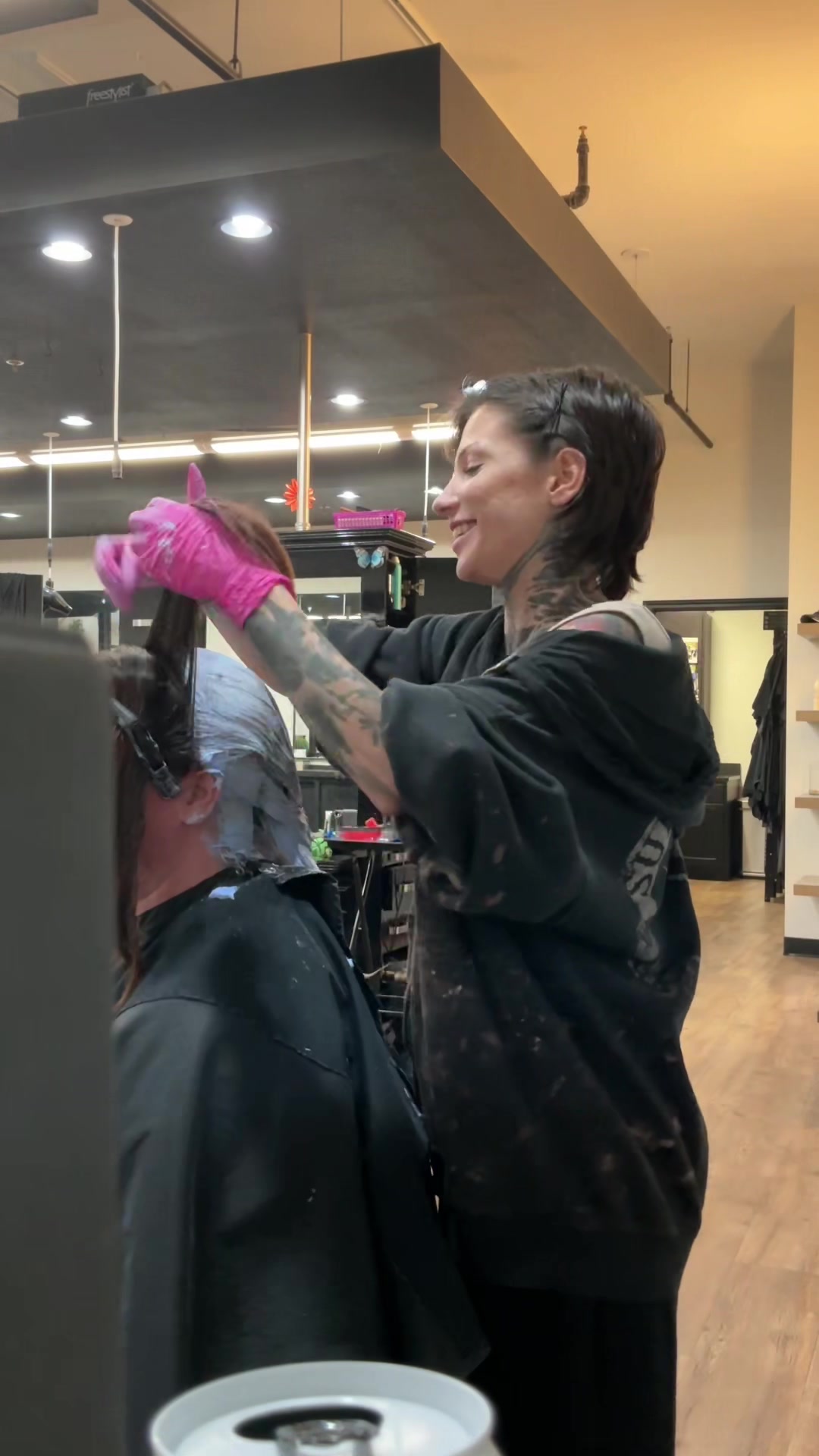 @Logan Kelly | HAIRSTYLIST