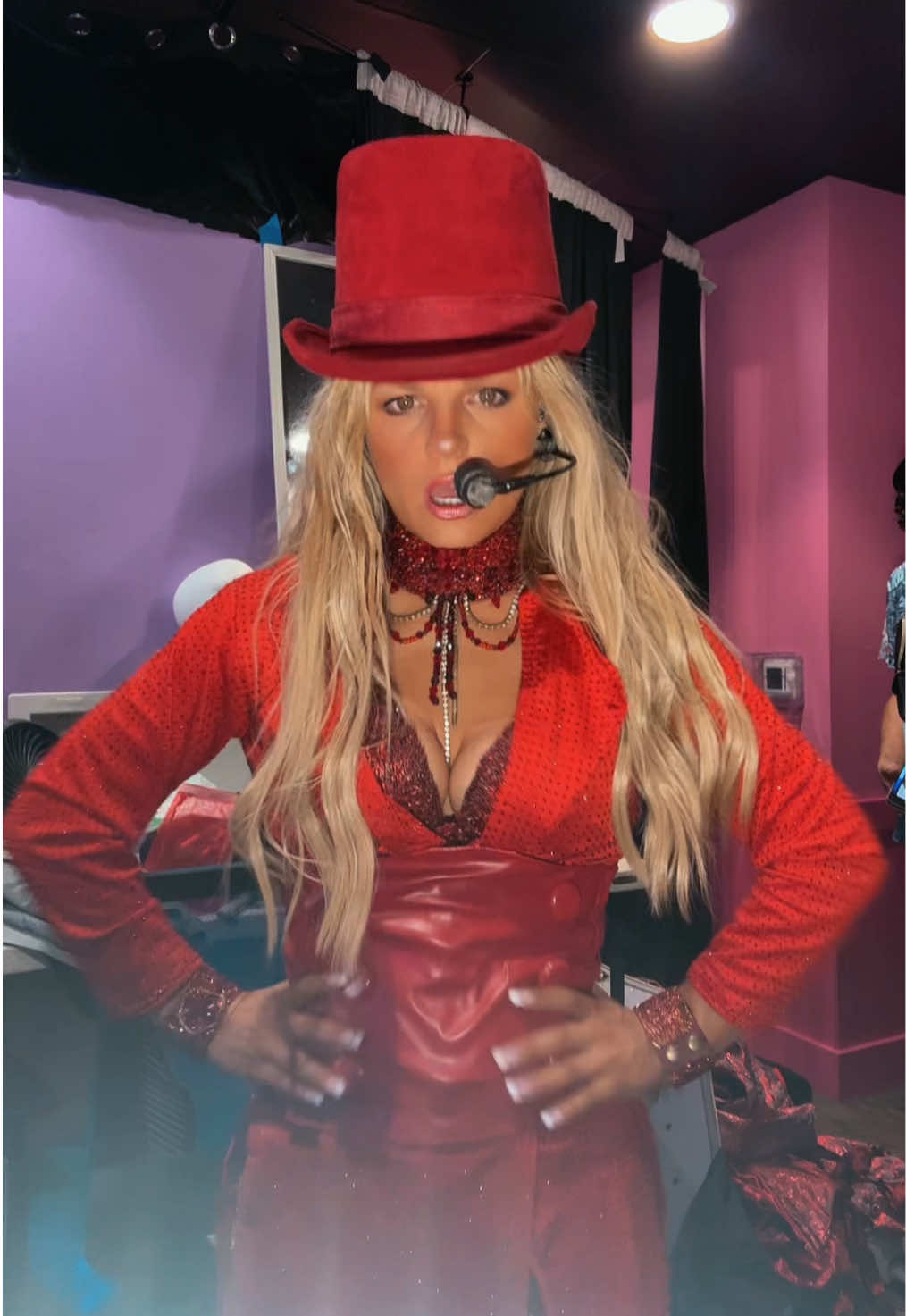 @AshleyxBritney