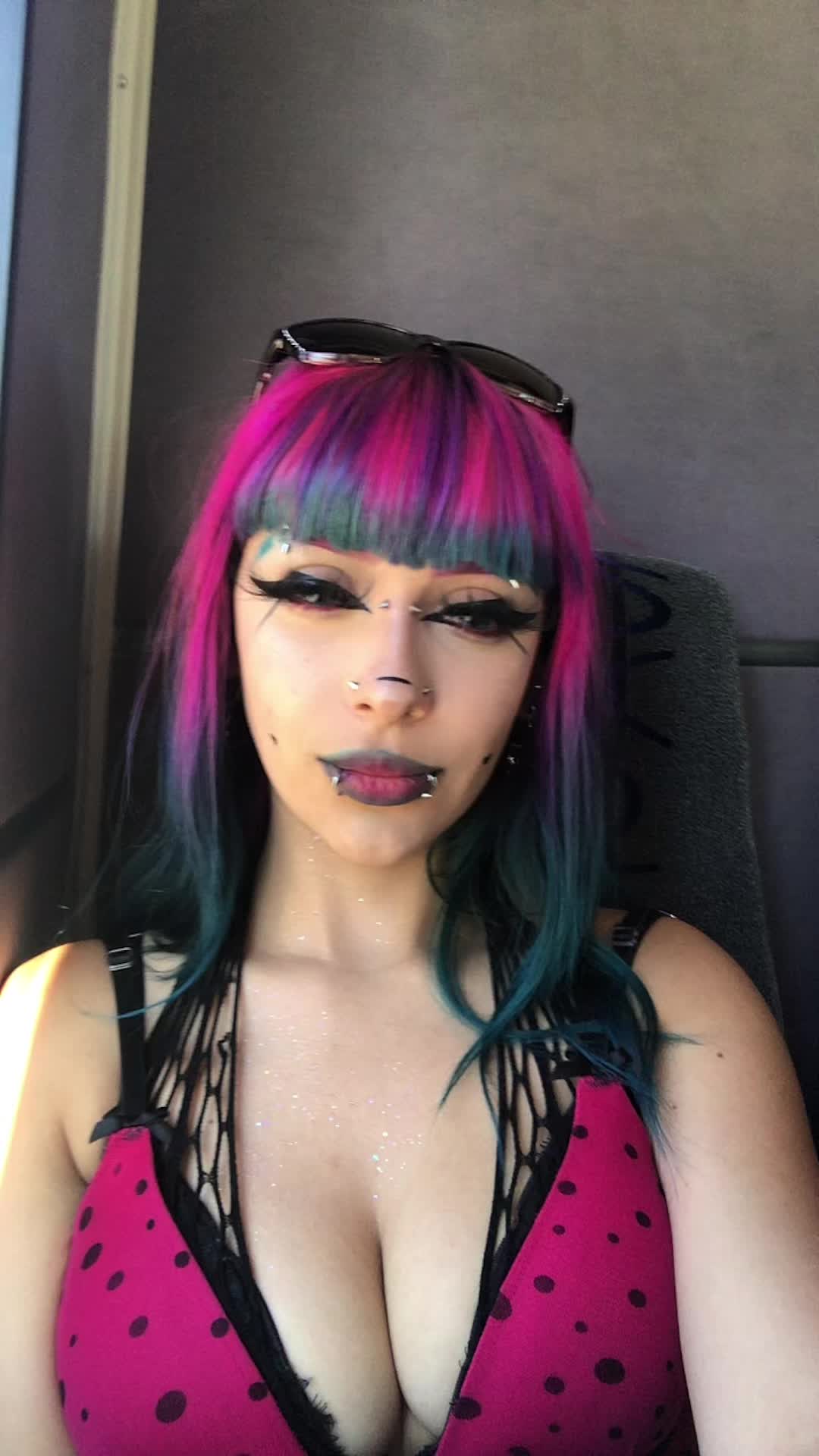 @Jessalyn
