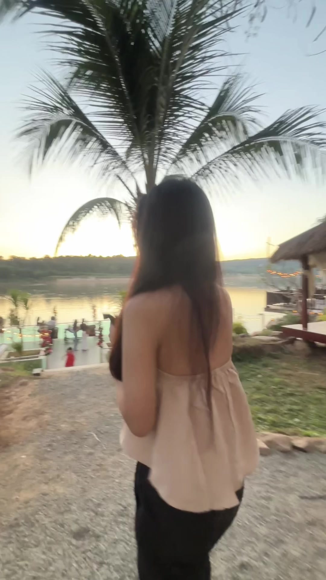 @ລາດີ້