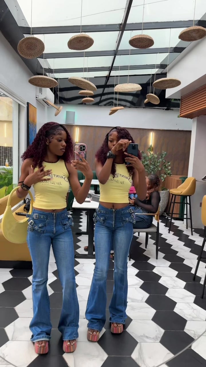 @Twinzcandy