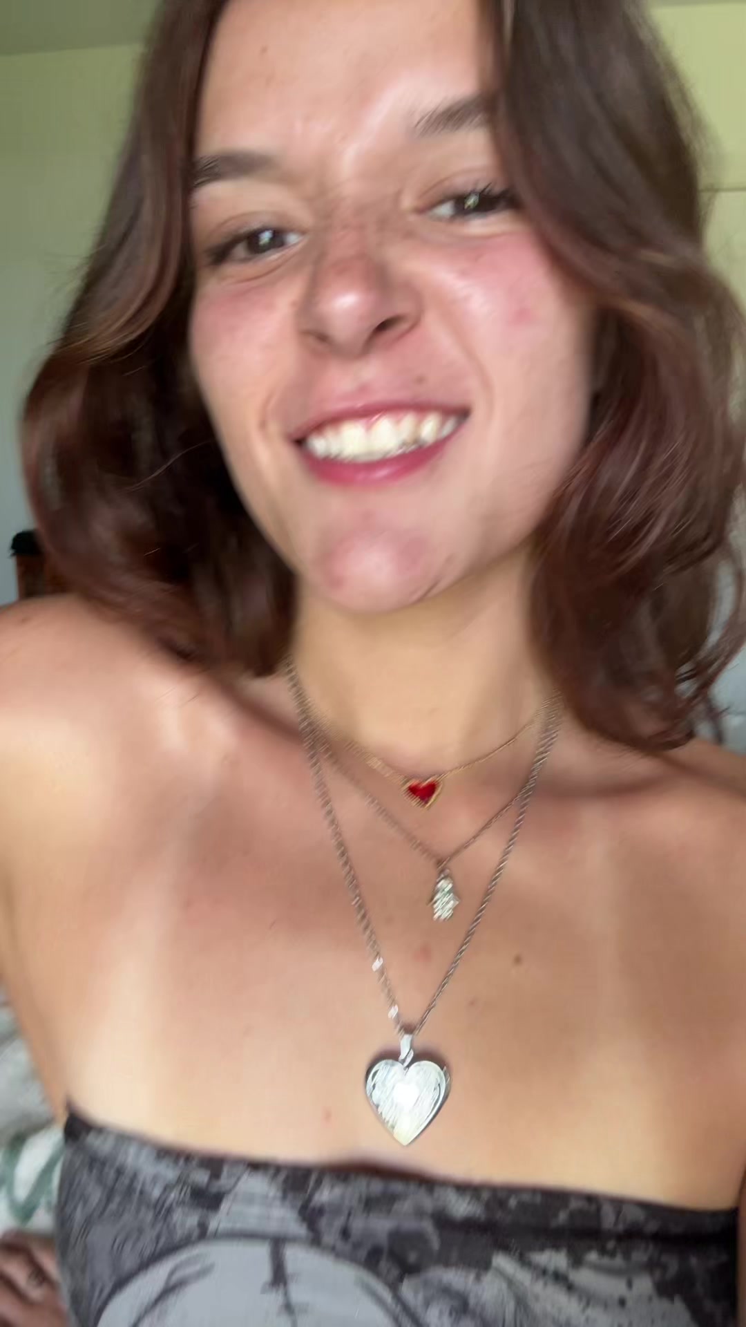 @aliviathompson