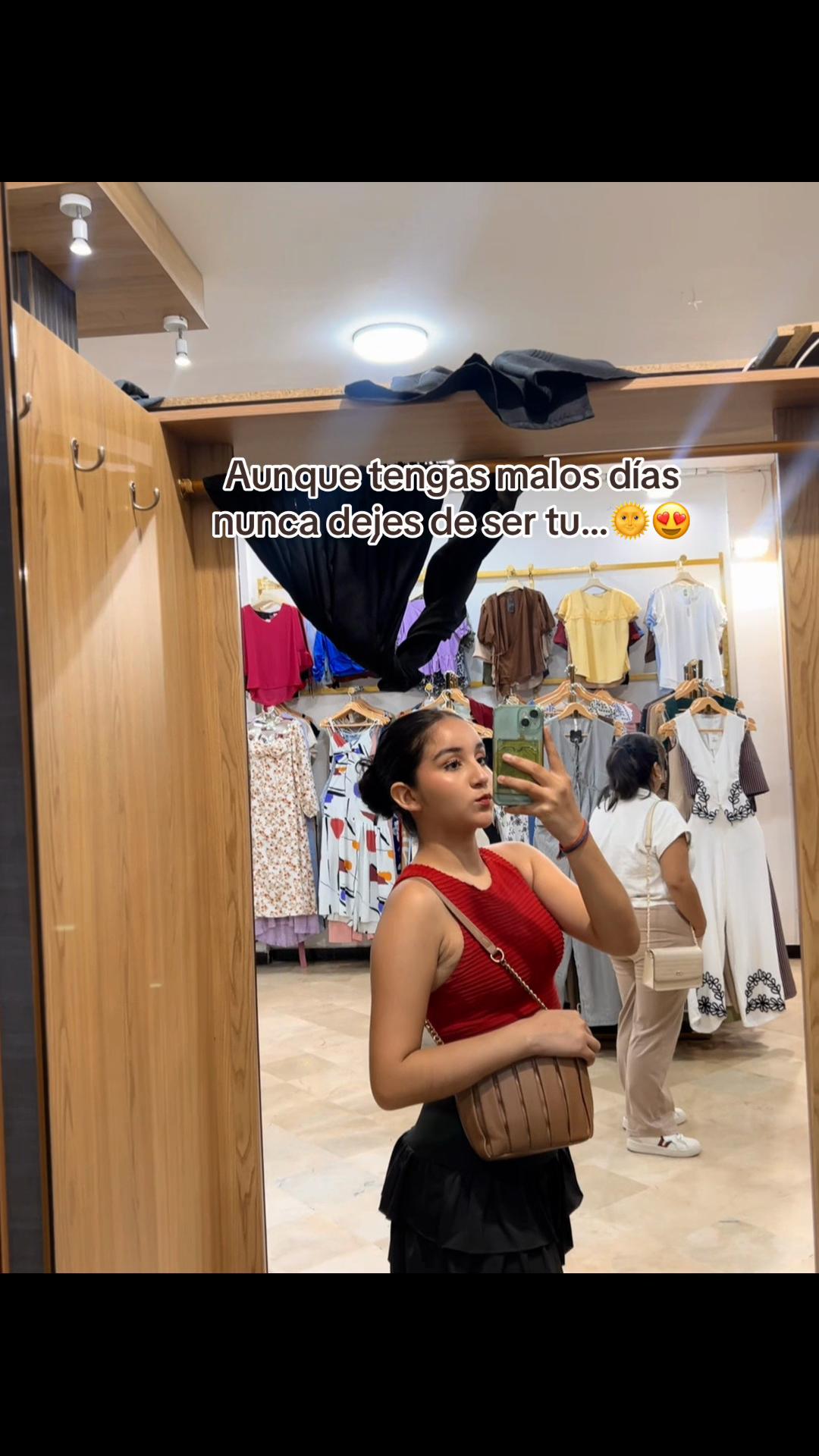 @Emi Mena
