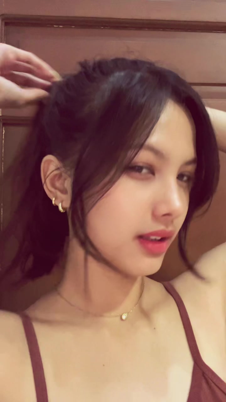 @hrtgynt ON IG <3