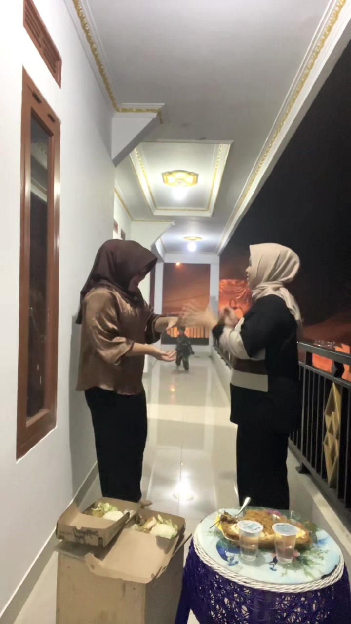 @Nisaa18