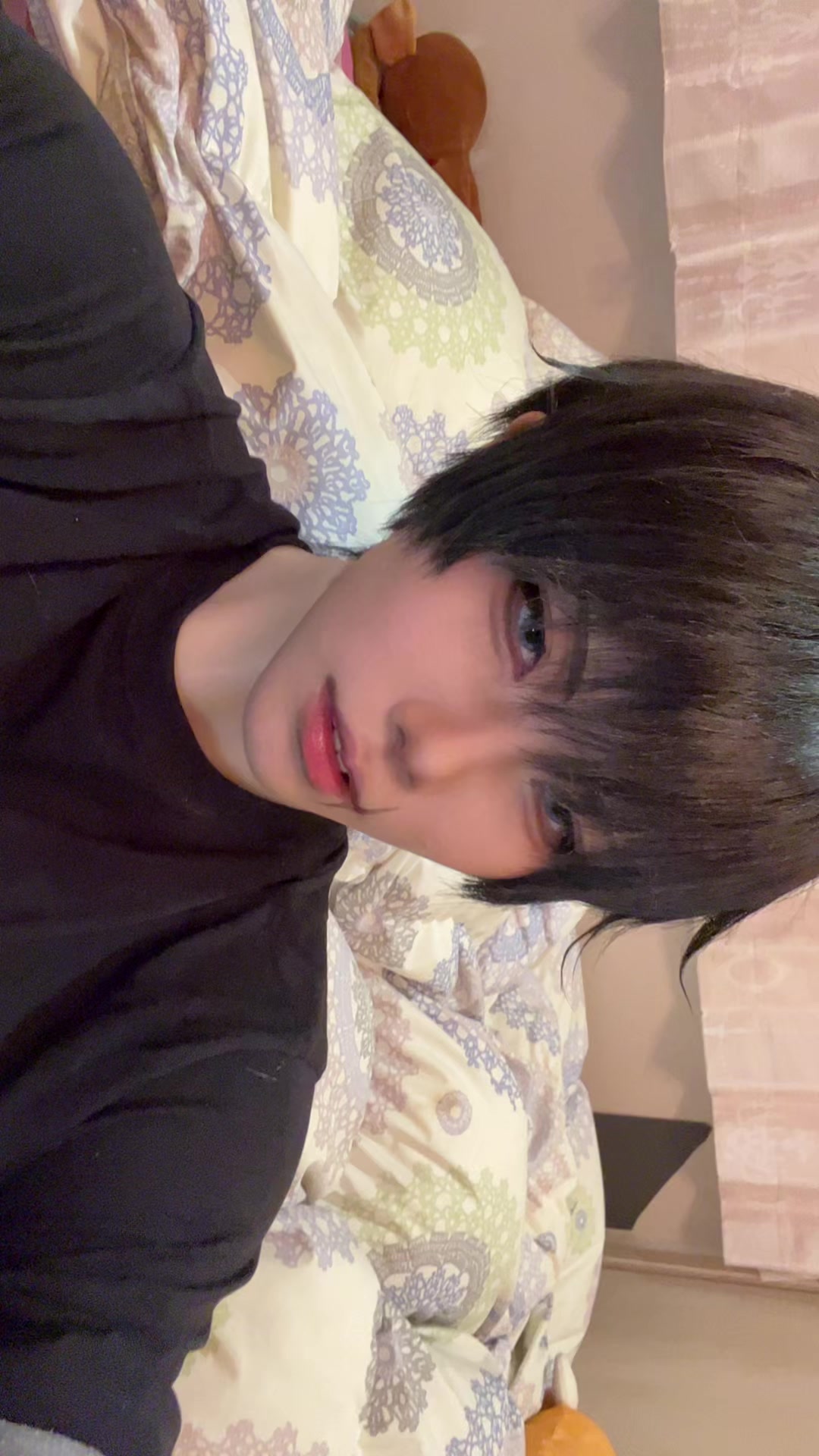 @にぃな